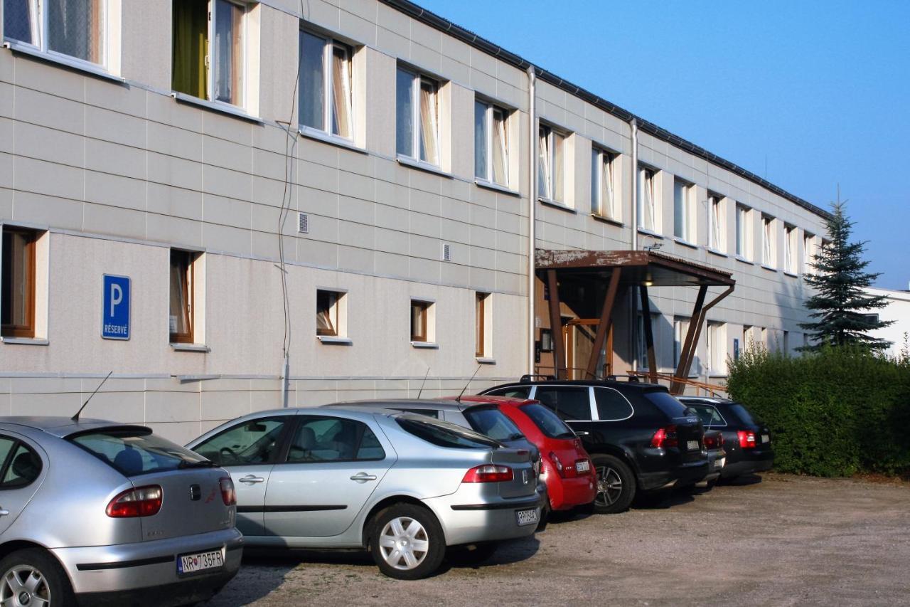 Garni Hotel Liptovsky Mikulas Exterior photo